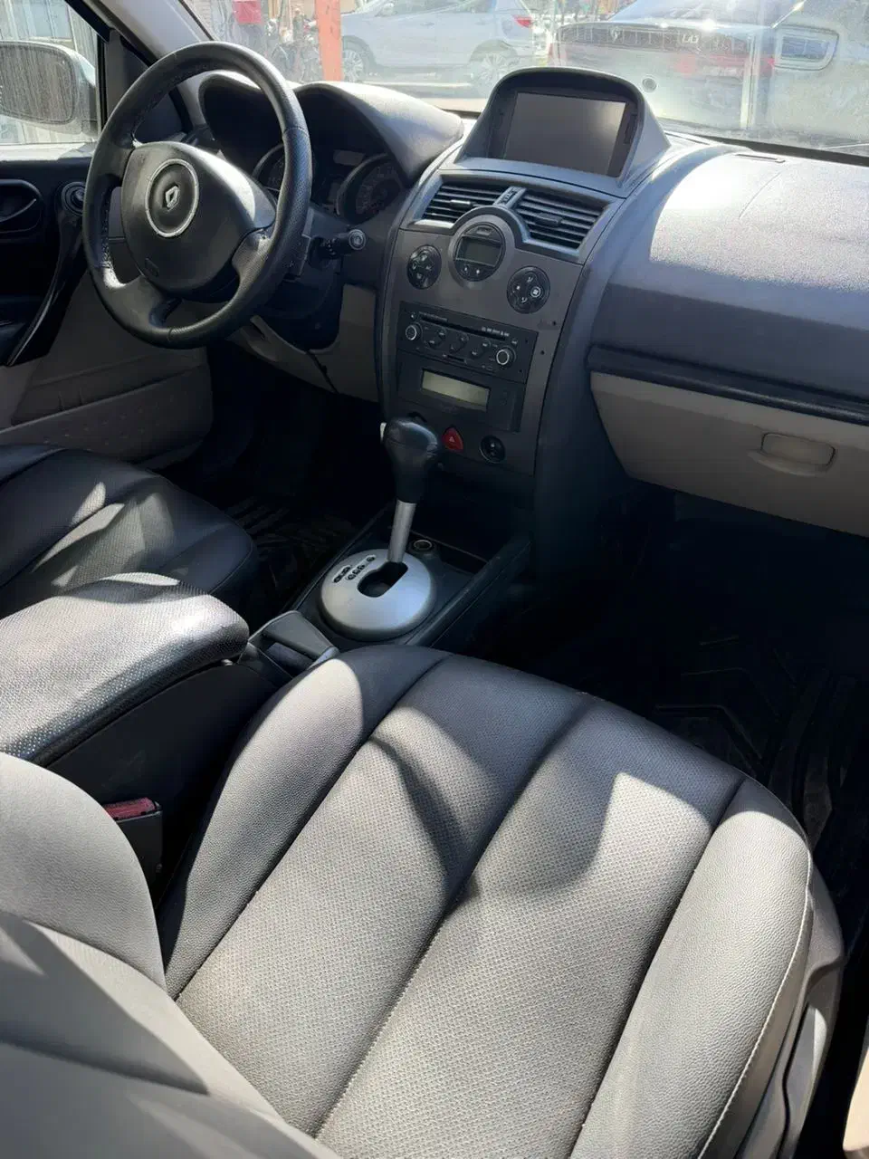 مگان اتومات مدل ۱۳۹۱|خودرو سواری و وانت|یزد, |دیوار