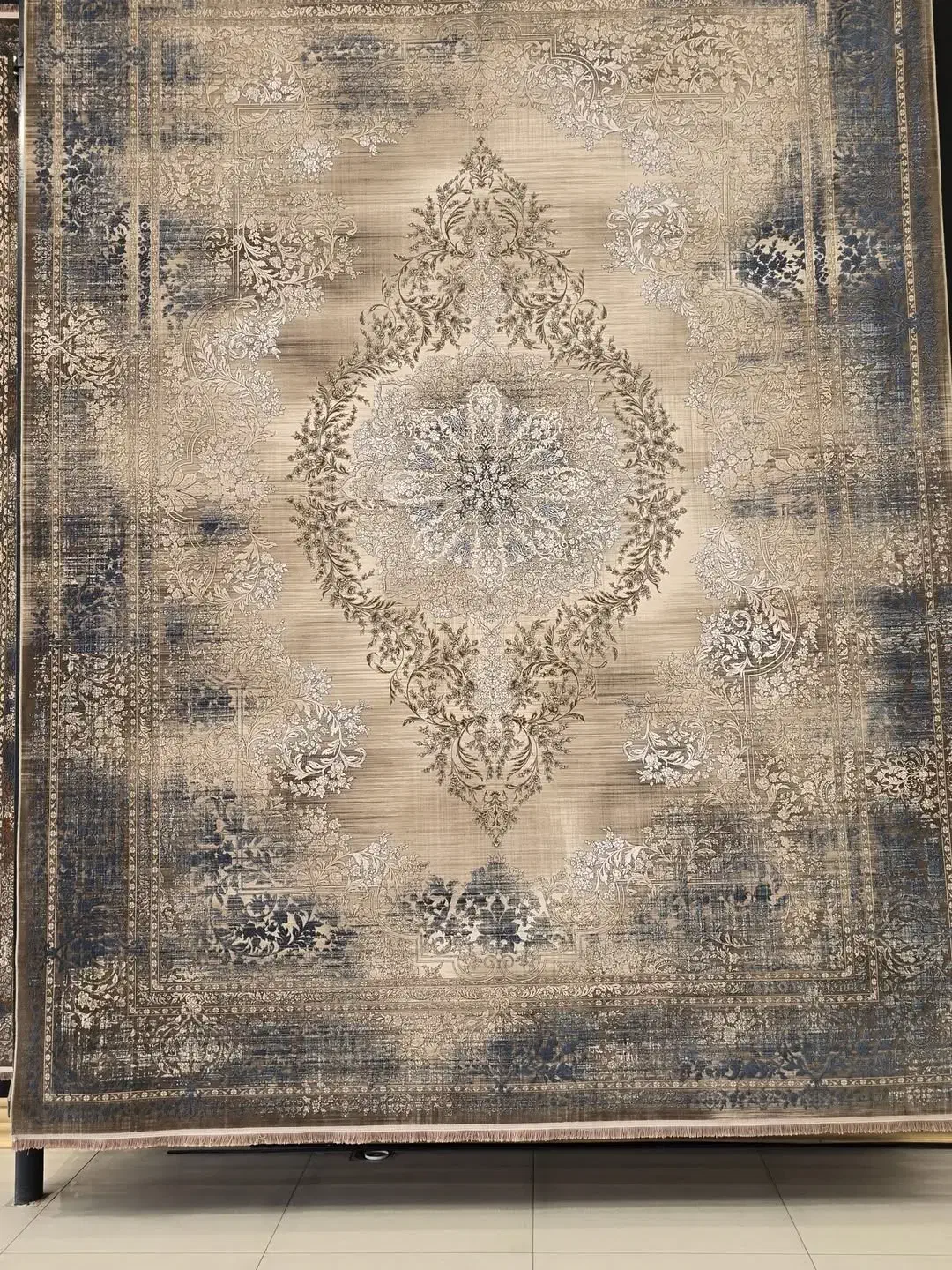 سرزمین /فرش کاشان|فرش|بندرعباس, |دیوار