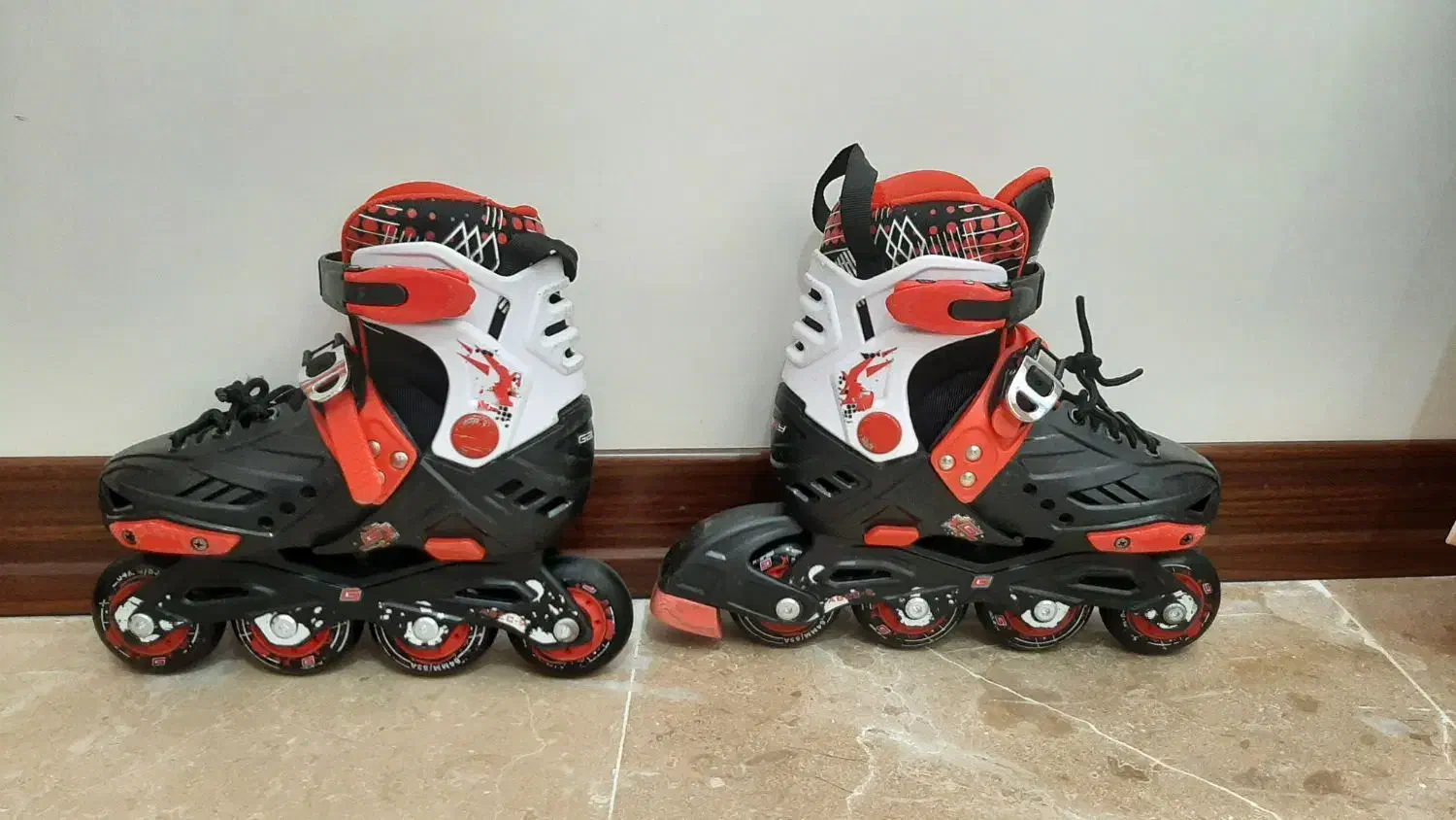 کفش اسکیت گنبد کاووس|دوچرخه، اسکیت، اسکوتر|گنبد کاووس, |دیوار