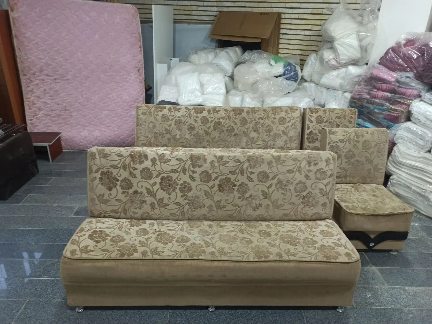 مبل 8نفره تختخواب شو|مبلمان خانگی و میز عسلی|بوکان, |دیوار