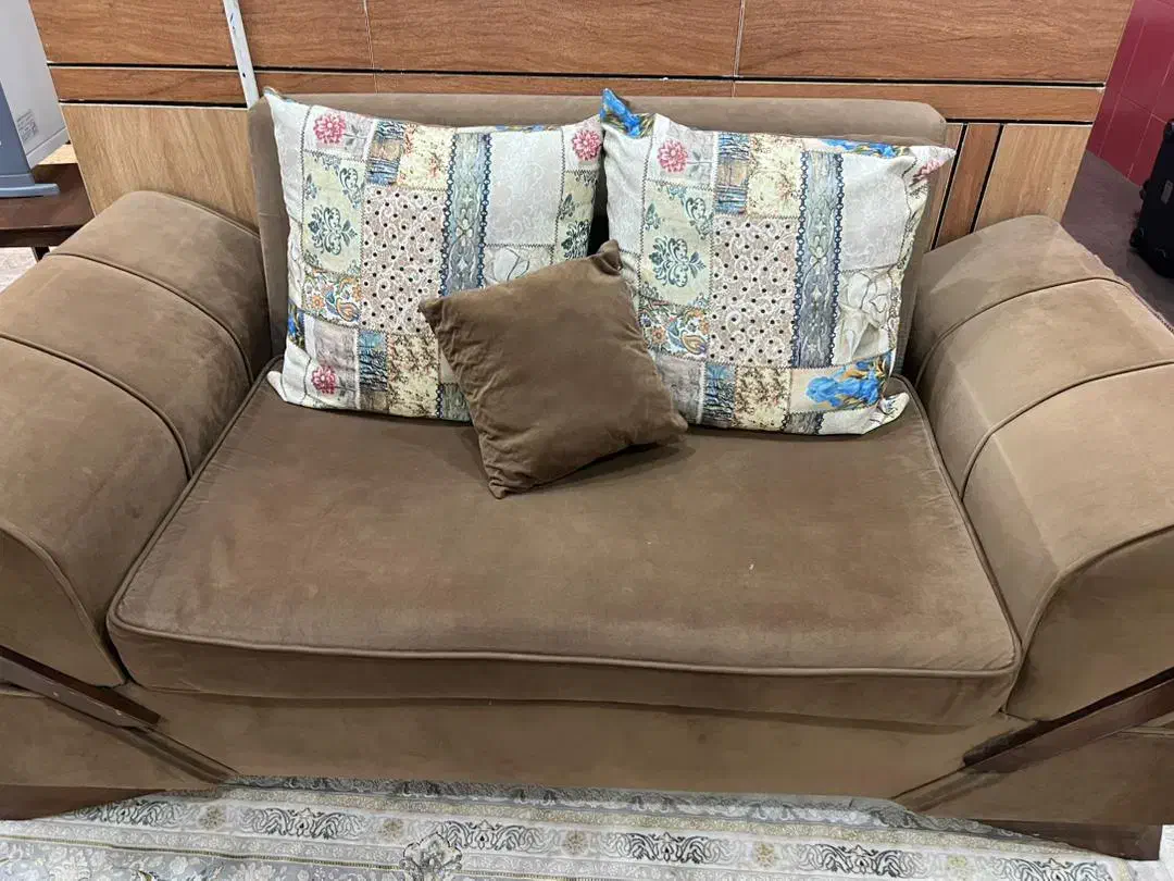 مبل|مبلمان خانگی و میز عسلی|باوی, |دیوار