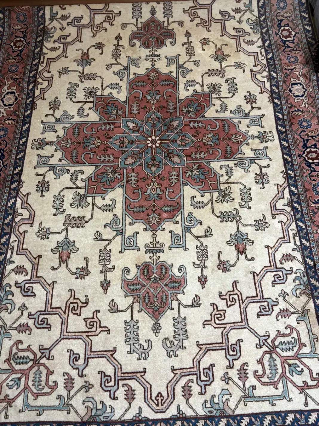 فرش دستبافت ۹ متری بسیار سالم|فرش|تهران, حکیمیه|دیوار