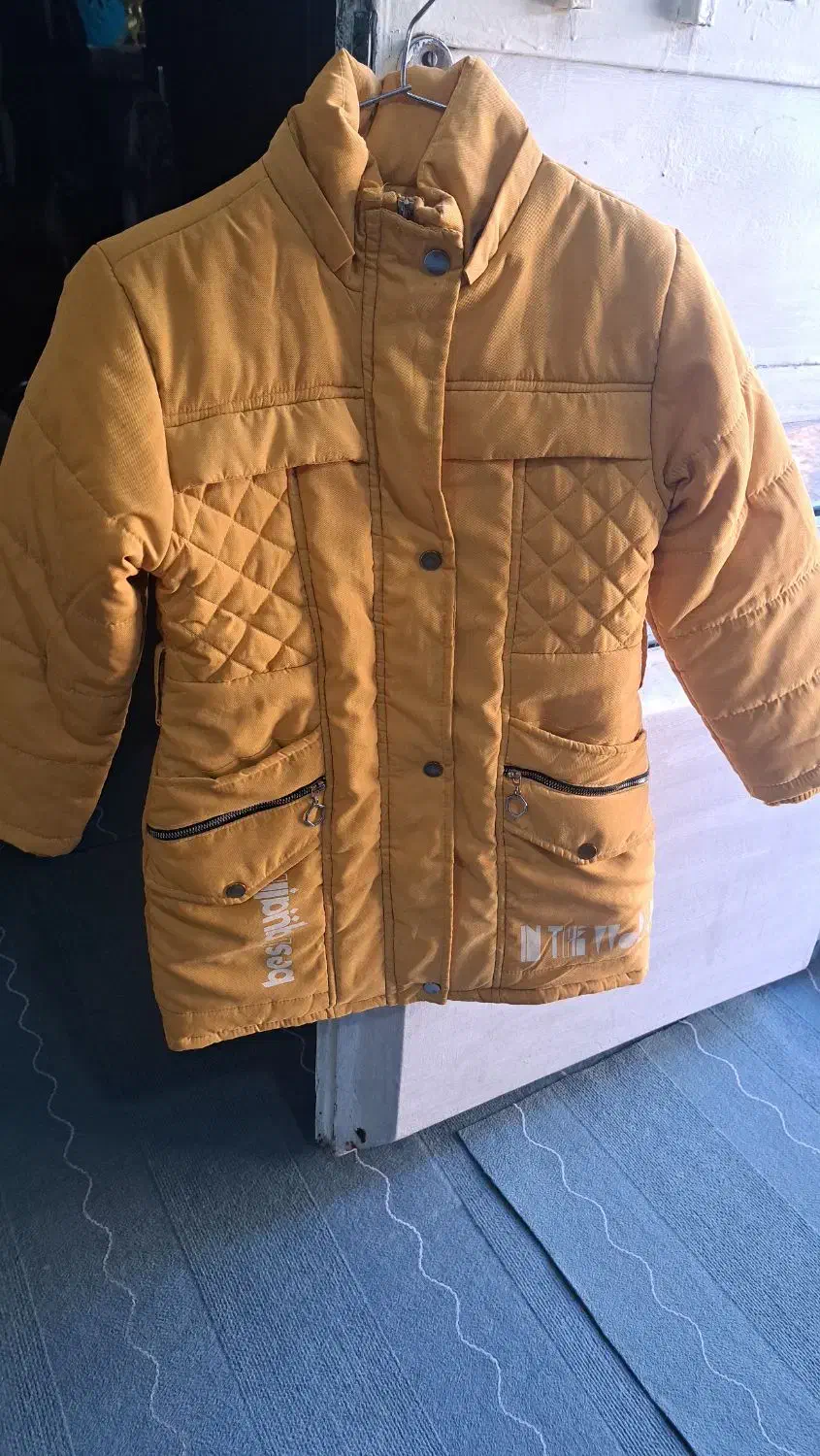 فروشی|لباس|دوگنبدان, |دیوار