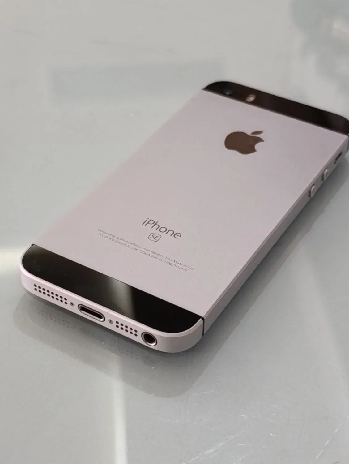 iphone SE ایفون|موبایل|مشهد, جاهد شهر|دیوار