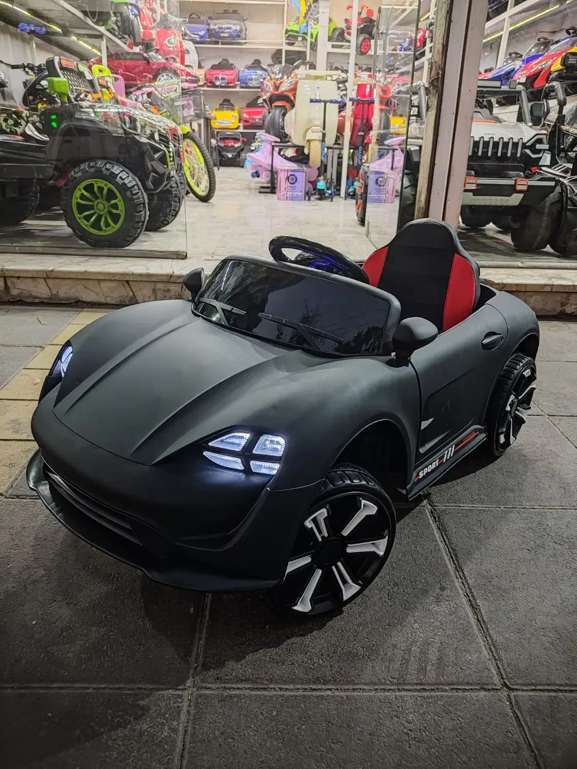 ماشین شارژی پورشه تایکان|اسباببازی بچه|مشهد, مصلی (کارمندان اول)|دیوار