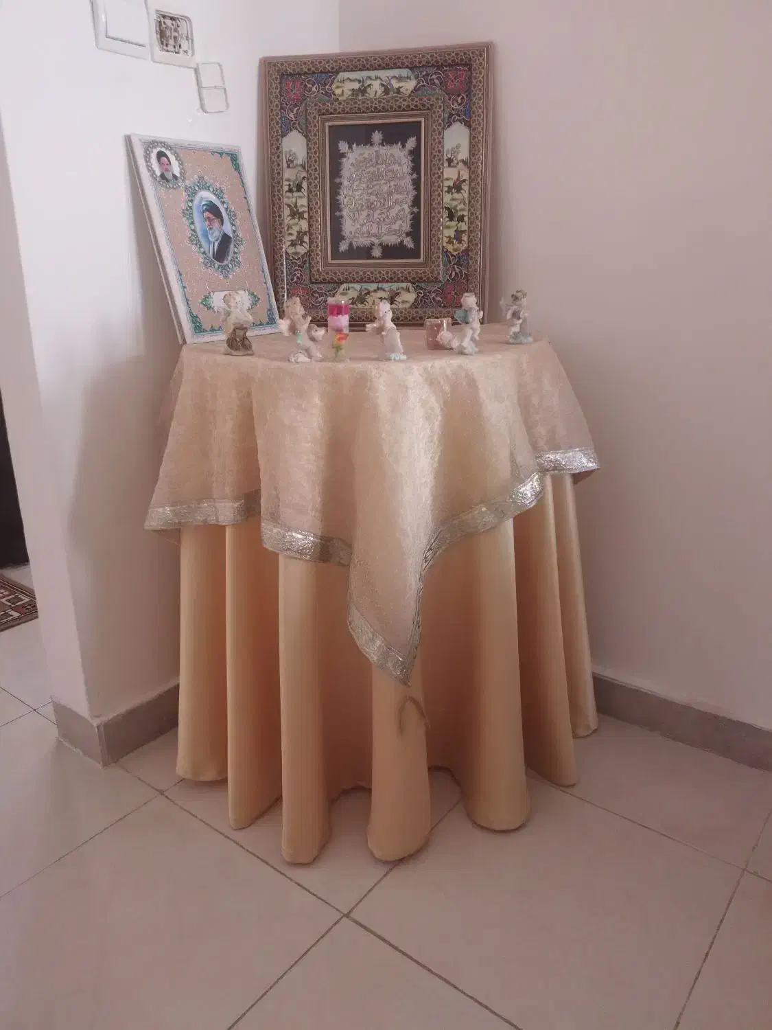 میز خاطره همراه با کاور قیمت ۵۰۰ هزار تومان|میز تلفن|هشتگرد, فاز ۲ مهستان|دیوار