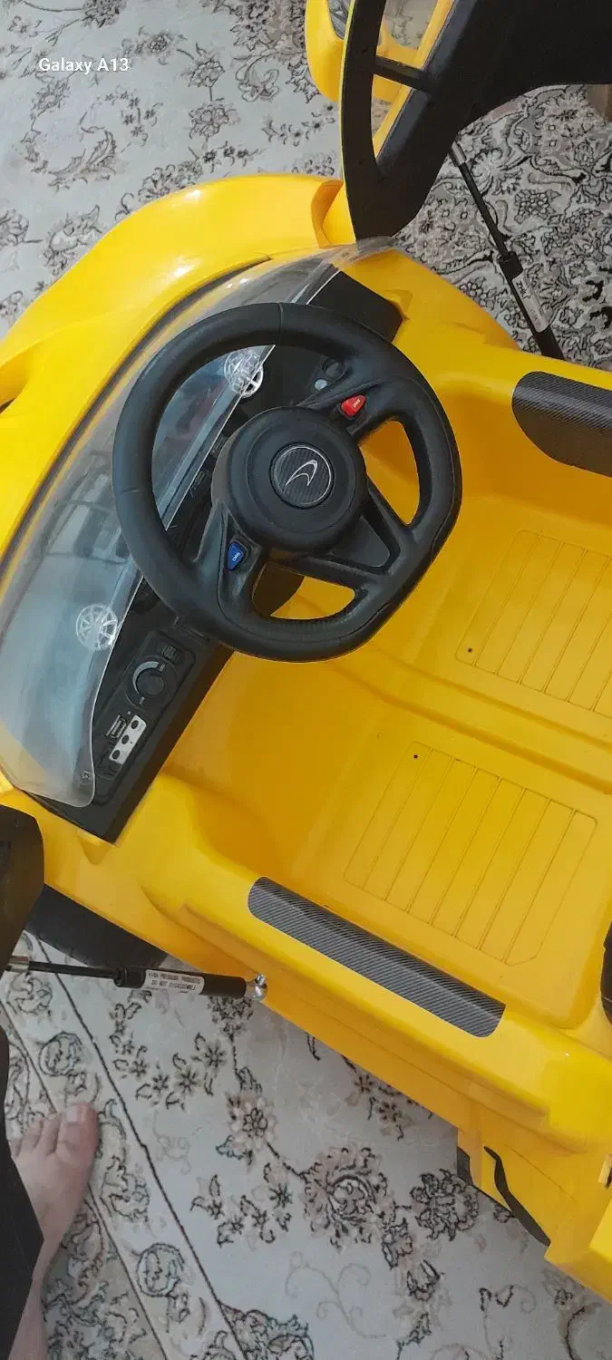 ماشین برقی مناسب هدیه کریسمس|اسباببازی بچه|اندیشه, اندیشه فاز ۴|دیوار