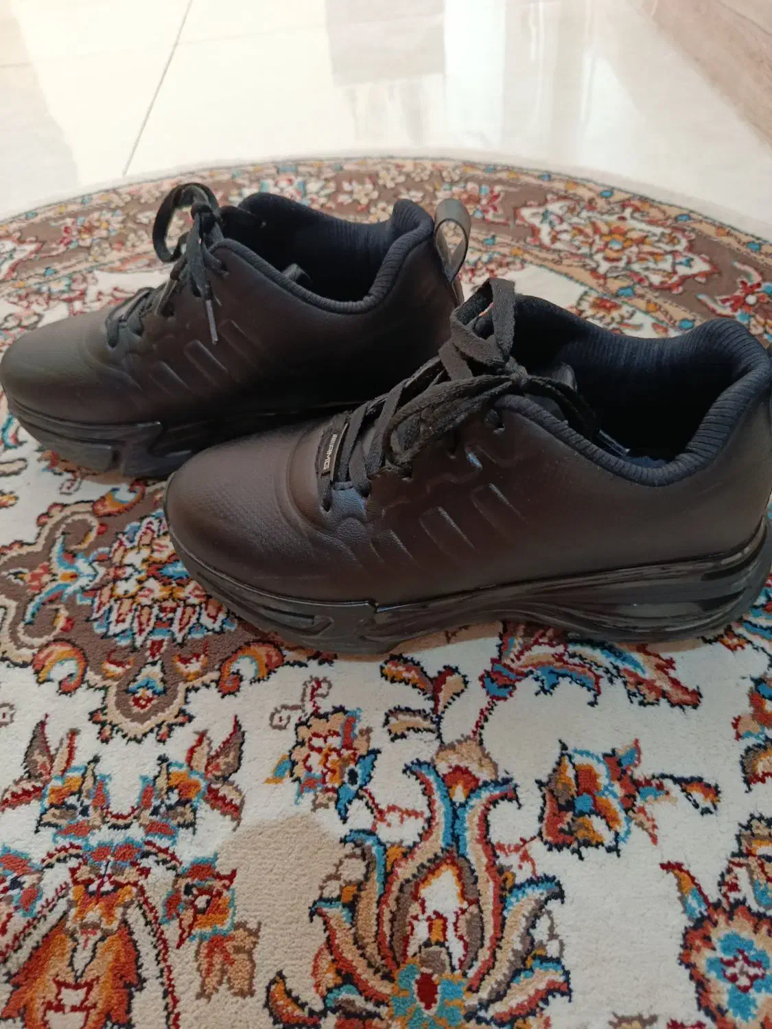 کفش کتانی|کیف، کفش، کمربند|پردیس, فاز ۳|دیوار