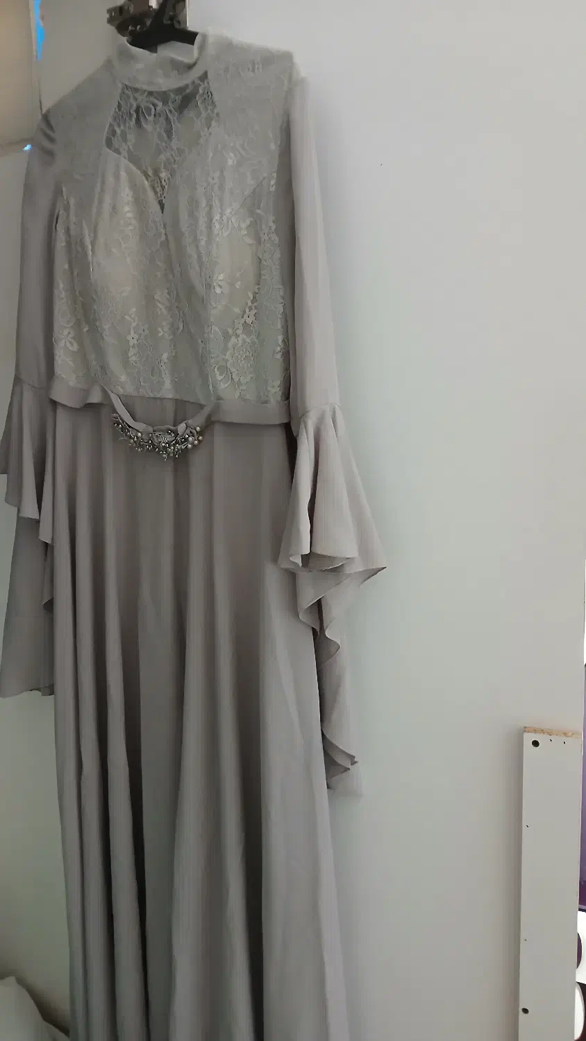 پیراهن مجلسی|لباس|سبزوار, قصبه اب یمین|دیوار