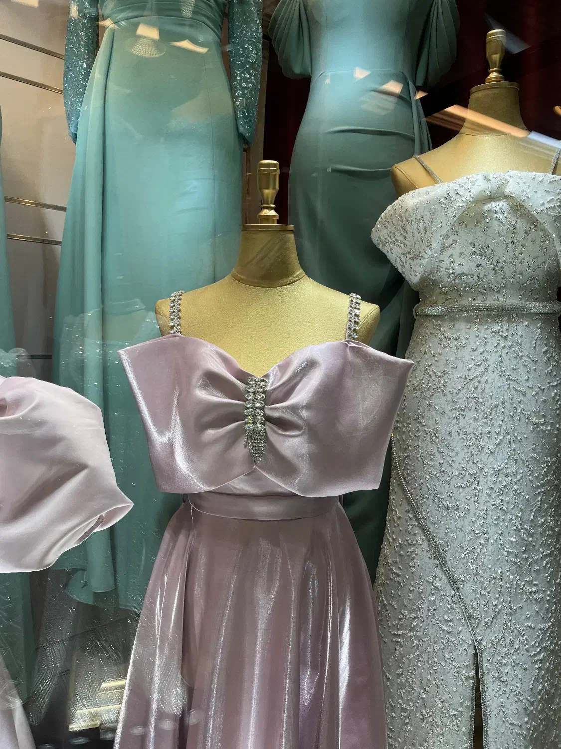 لباس مجلسی در حد نو‌|لباس|تهران, راه آهن|دیوار