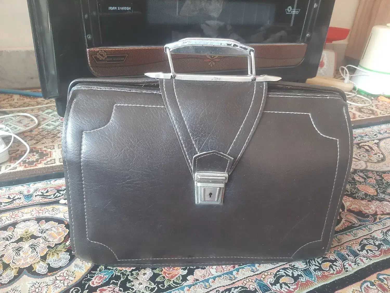 کیف چرم کلکسیونی پزشکی و اداری|کیف، کفش، کمربند|فلاورجان, |دیوار