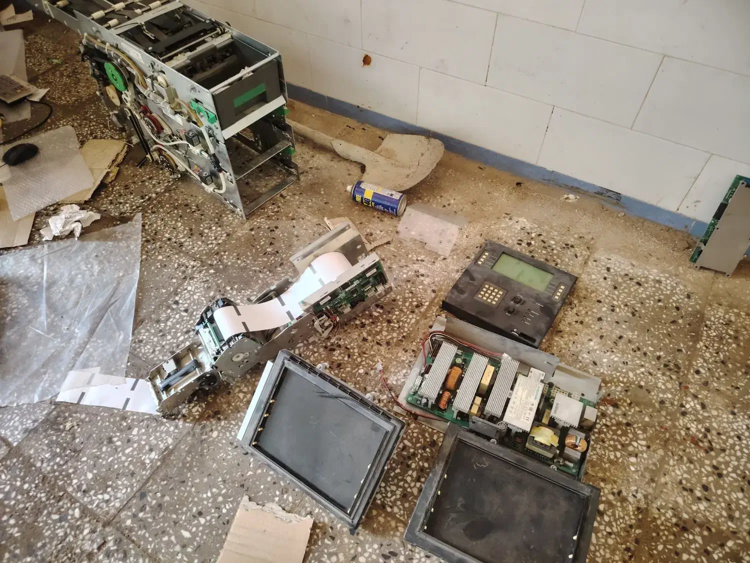 قطعات خودپردازncr 5886  atm. 00000|فروشگاه و مغازه|اهواز, کمپلو شمالی|دیوار