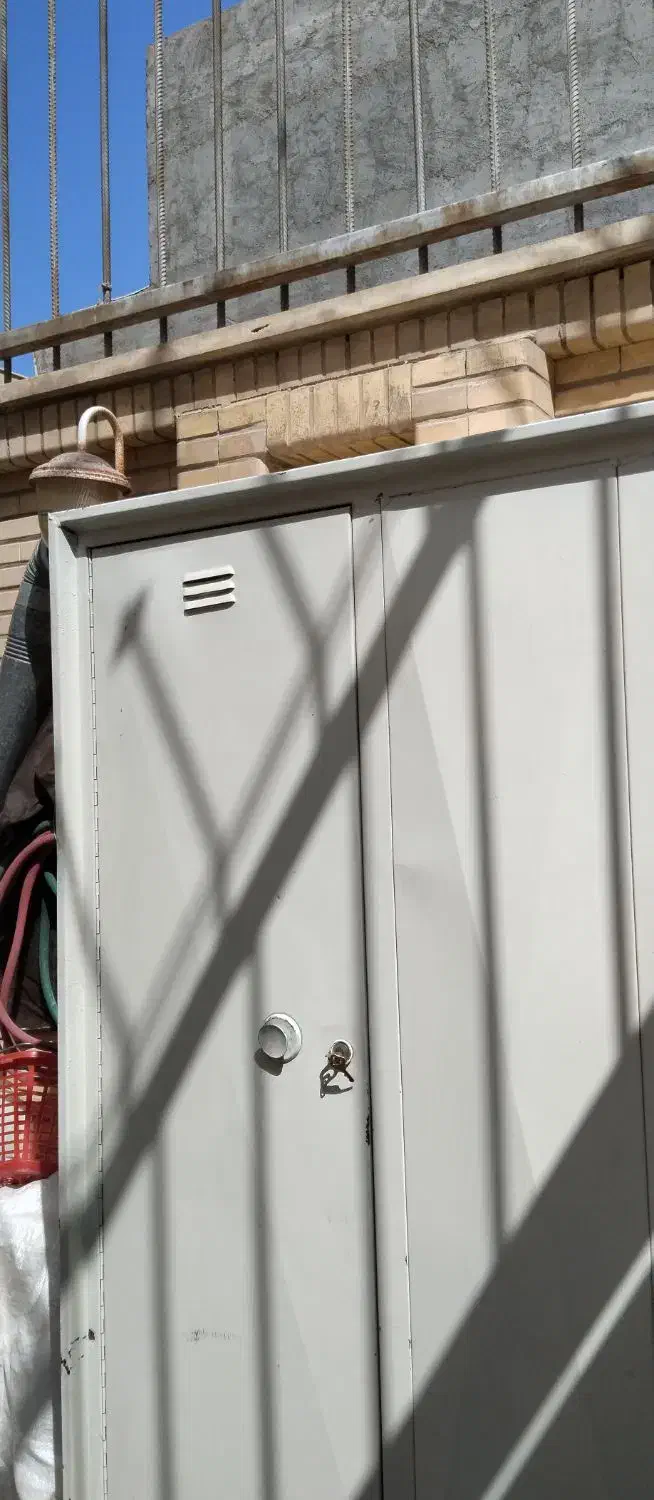 کمد آهنی قدیمی|جاکفشی، کمد، دراور|اصفهان, کوجان|دیوار