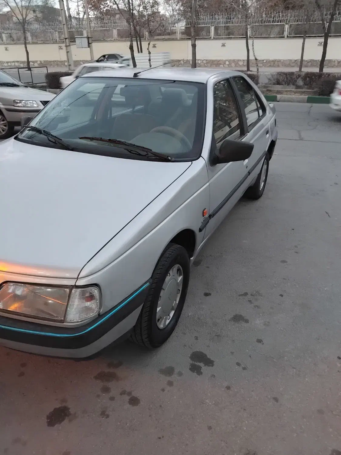 پژو۴۰۵|خودرو سواری و وانت|بروجرد, |دیوار