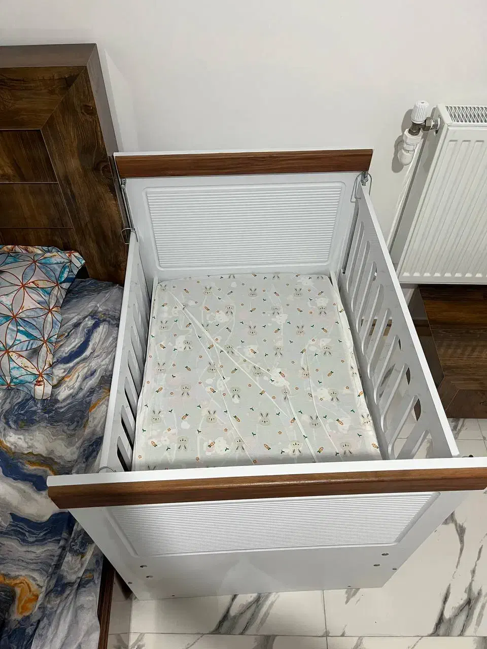 تختخواب بچه بسیار تمیز|تخت و صندلی بچه|رستم‌آباد, |دیوار