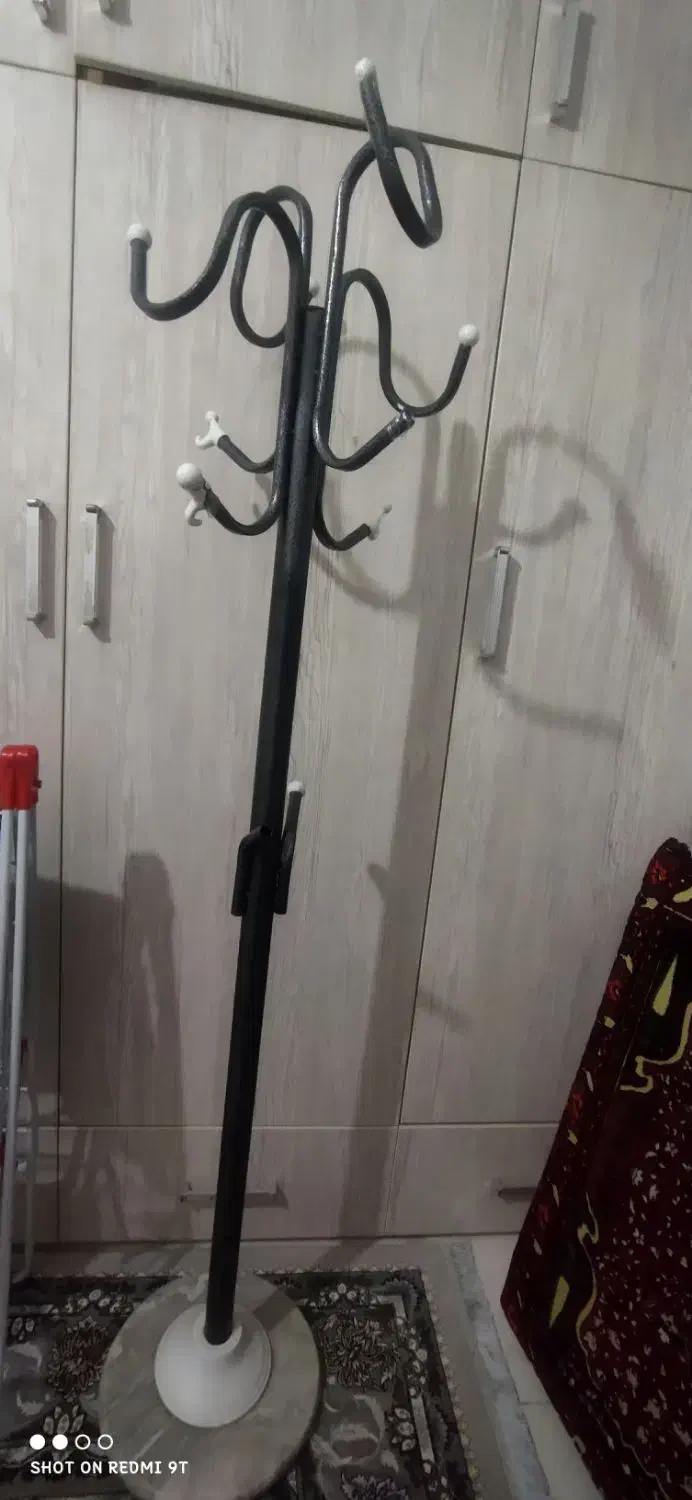 چوب لباسی|مبلمان خانگی و میز عسلی|رشت, کوی مهر|دیوار