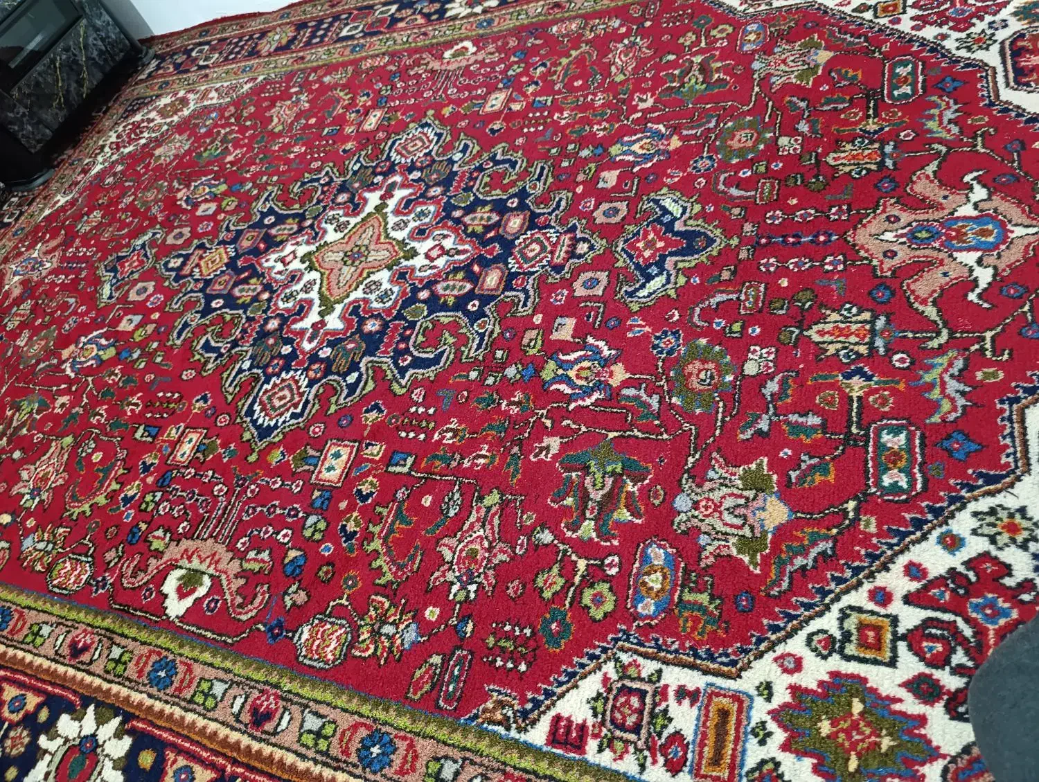 فرش دستبافت در حد نو|فرش|خوی, |دیوار