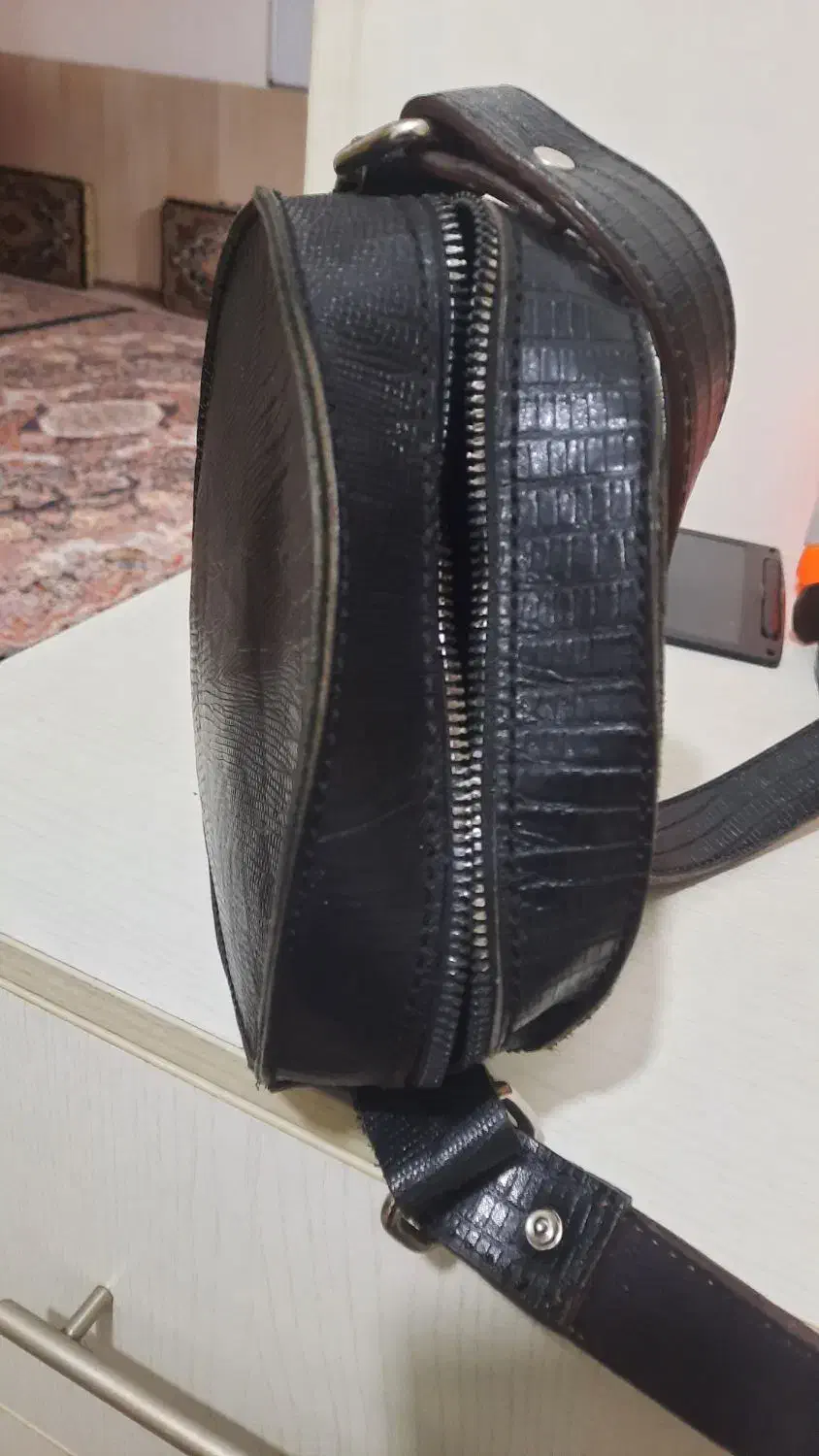 کیف چرم طبیعی در حد نو|کیف، کفش، کمربند|هشتگرد, هشتگرد قدیم|دیوار