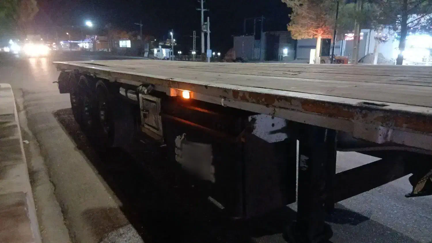 کفی تریلرهمدان تخته نو لنت نو لاستیک ۹۰ درصد|خودرو سنگین|سلفچگان, |دیوار