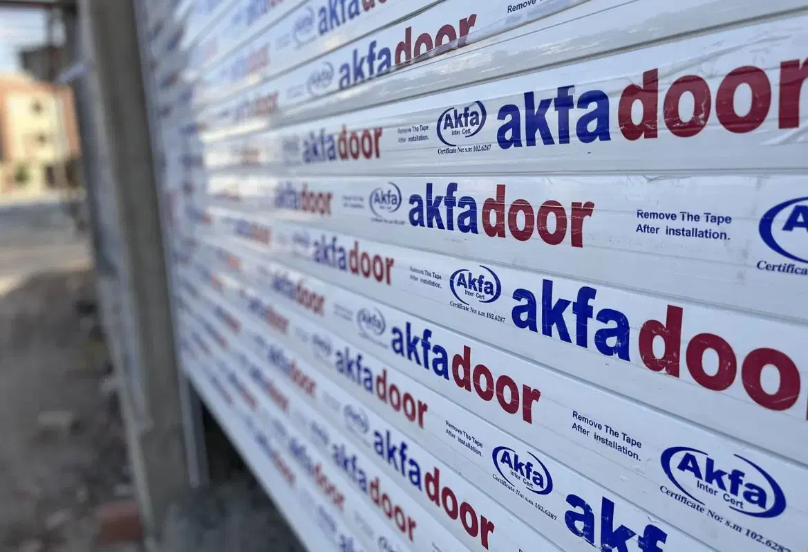 فروش کرکره برقی شیشه سکوریت اقساطی قیمت کارخانه|خدمات پیشه و مهارت|کرمان, |دیوار