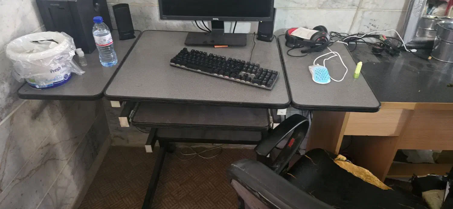 میز و صندلی|میز تحریر و کامپیوتر|یزد, |دیوار