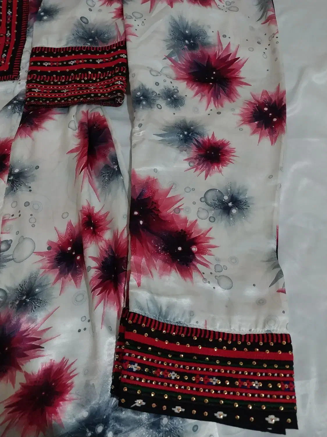 لباس زی آستین|لباس|ایرانشهر, |دیوار