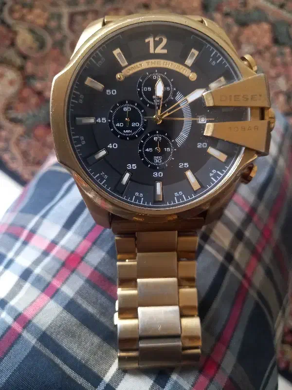 ساعت دیزل|ساعت|رشت, پیرسرا|دیوار