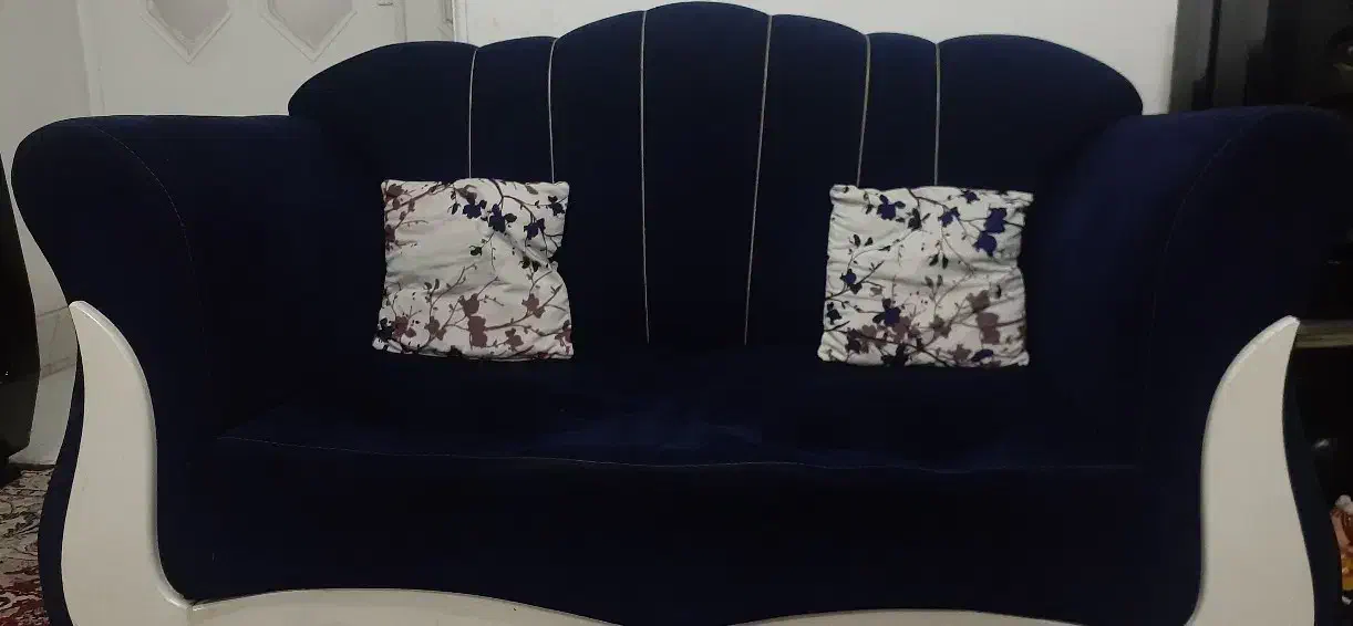 مبل کارکرده۷نفره|مبلمان خانگی و میز عسلی|رشت, باهنر|دیوار