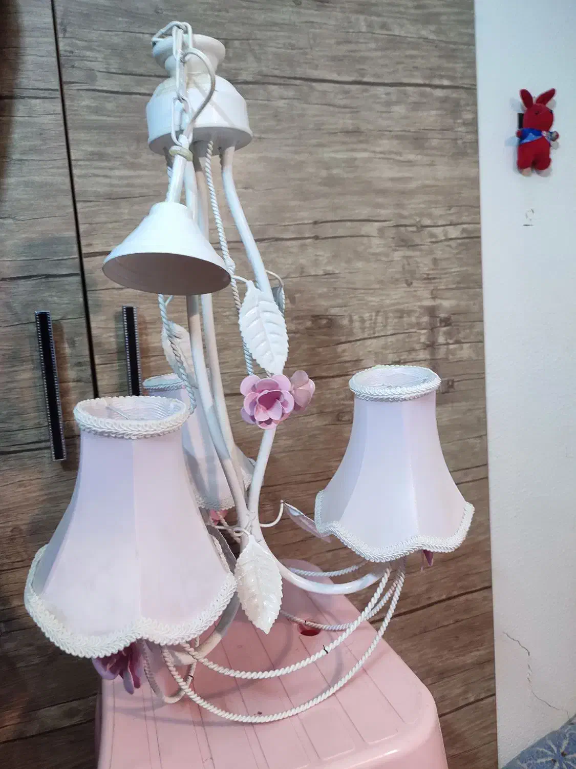 لوستر|لوستر و چراغ آویز|شاهین‌شهر, دهخدا|دیوار