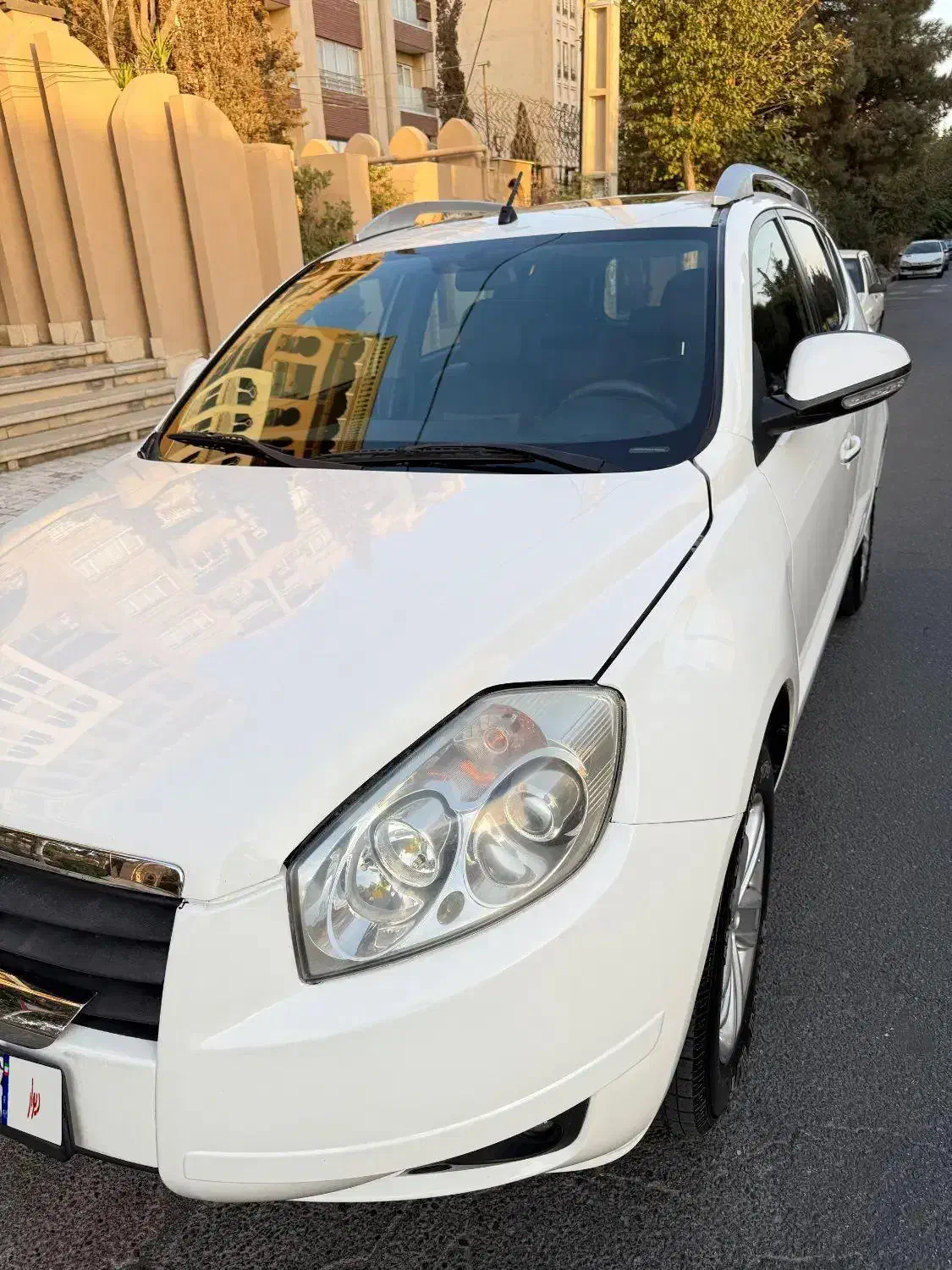 جیلی emgrand x7 سفید اتومات مدل۲۰۱۴|خودرو سواری و وانت|تهران, سعادت‌آباد|دیوار