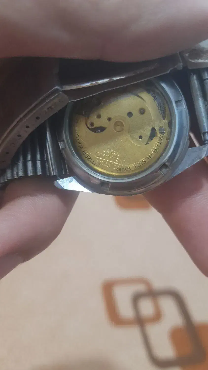 ساعت اصلی سیتیزن|ساعت|میانه, |دیوار