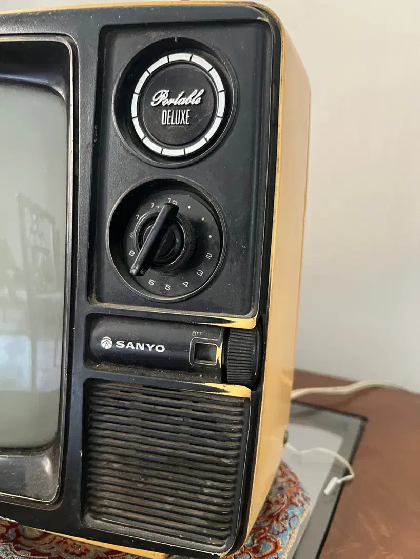 تلویزیون کلکسیونی/۱۴ اینچسیاه سفید سالم/SANYO|تلویزیون و پروژکتور|اندیشه, اندیشه فاز ۴|دیوار