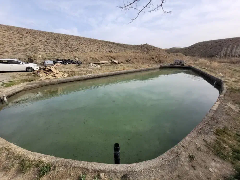 باغ‌مزرعه ۳/۸ هکتاری با استخر، خانه‌باغ و آب دائمی|فروش زمین و ملک کلنگی|تفرش, |دیوار