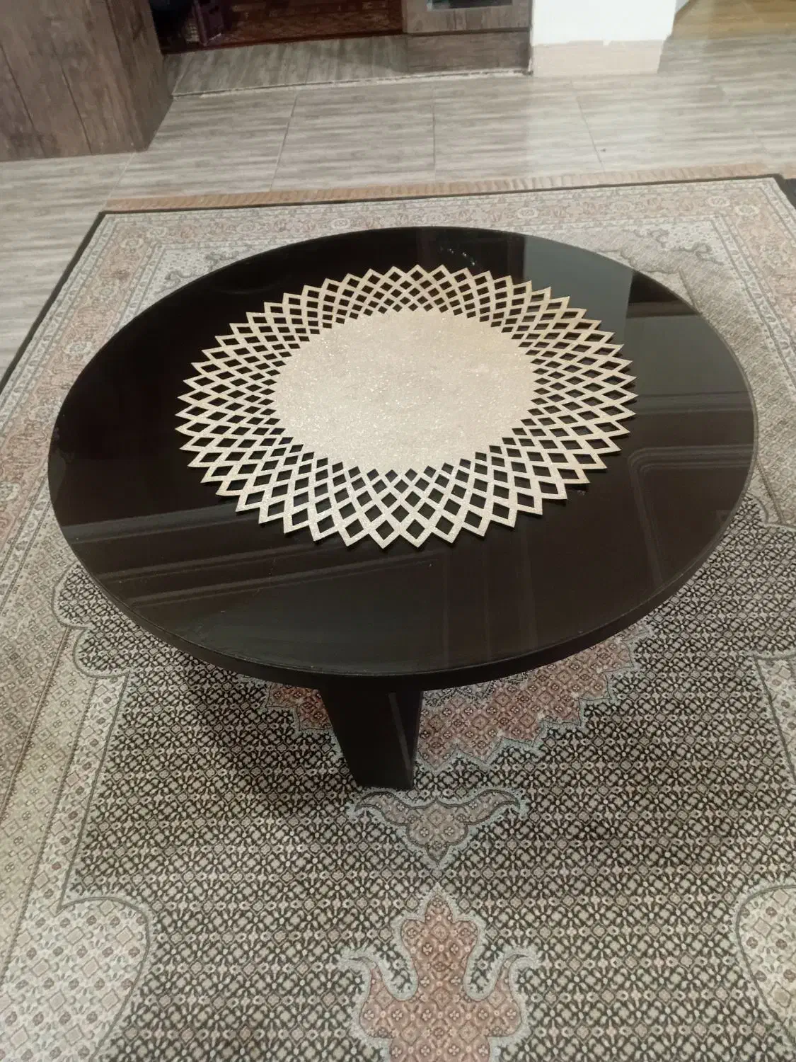 میز جلو مبلی|مبلمان خانگی و میز عسلی|صدرا-فارس, فاز ۱|دیوار