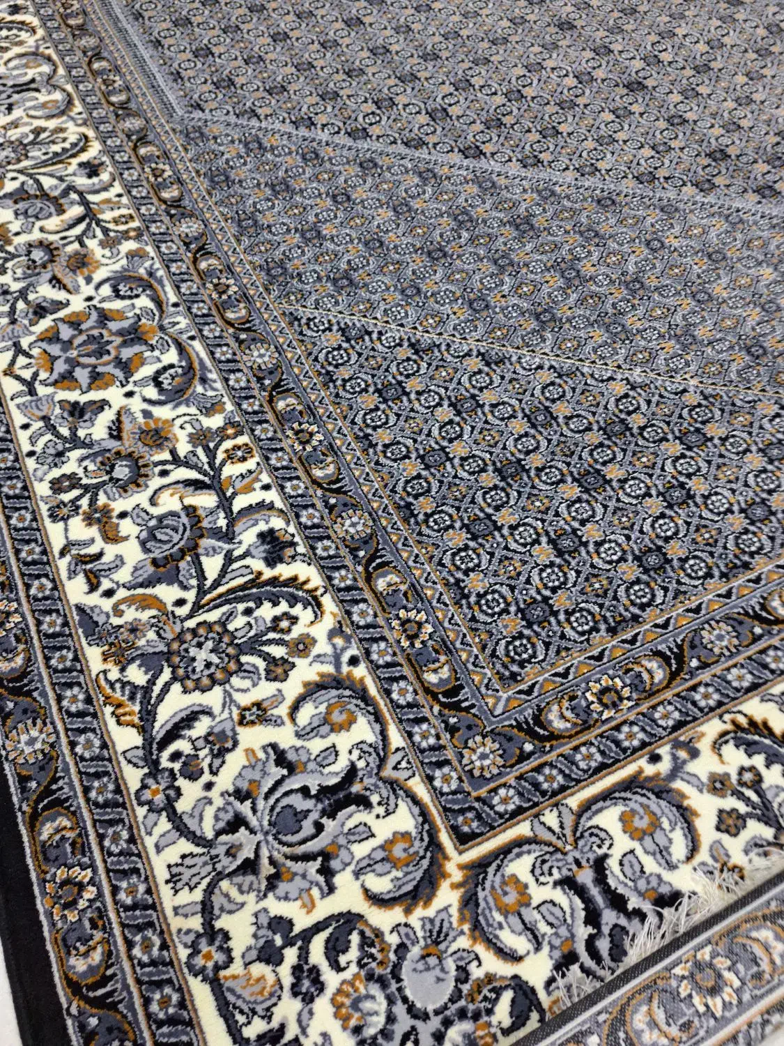 1تخته 12متری 700شانه ریزماهی|فرش|شیراز, شاه قلی بیگی|دیوار