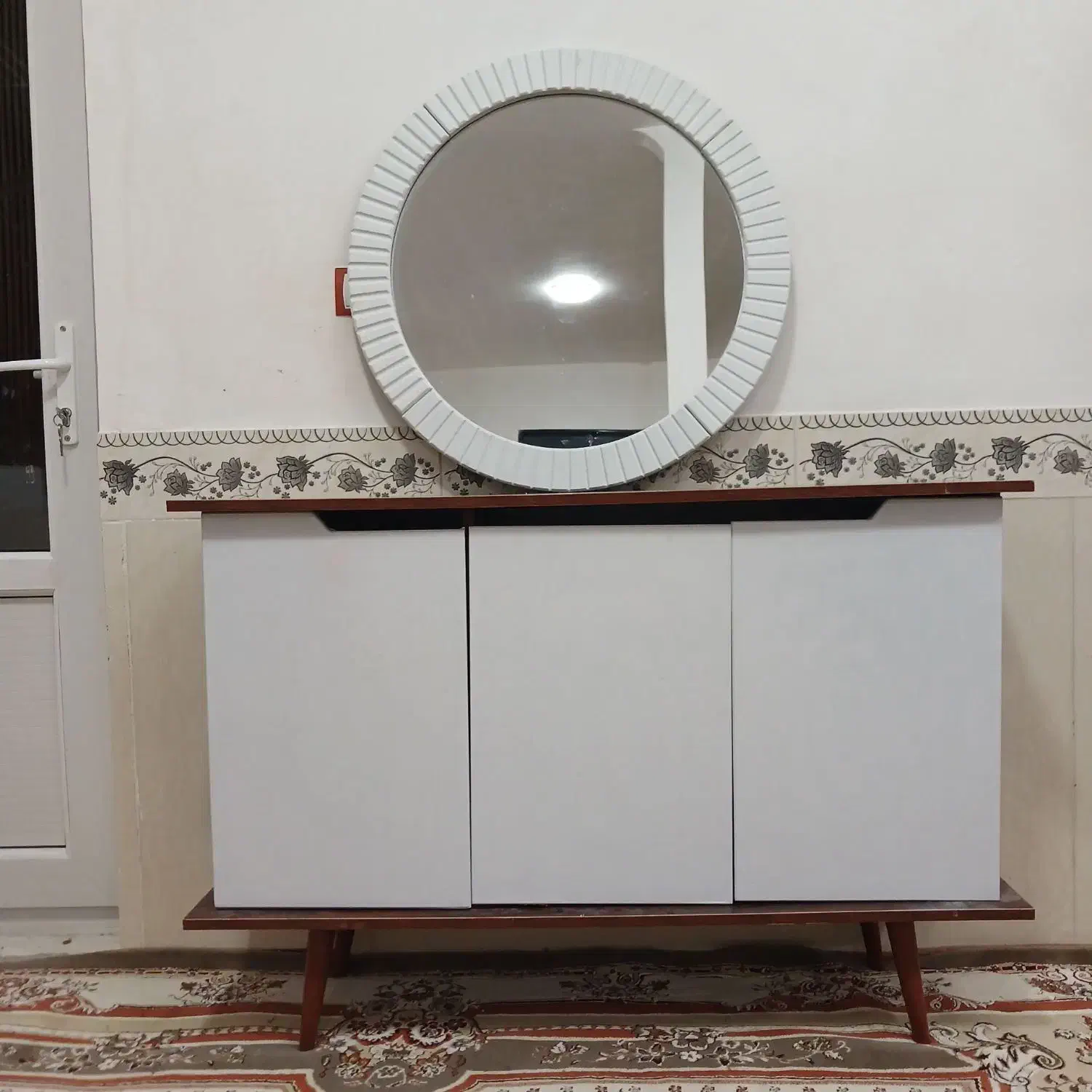 آینه کنسول در حد نو|بوفه، ویترین، کنسول|قیدار, |دیوار