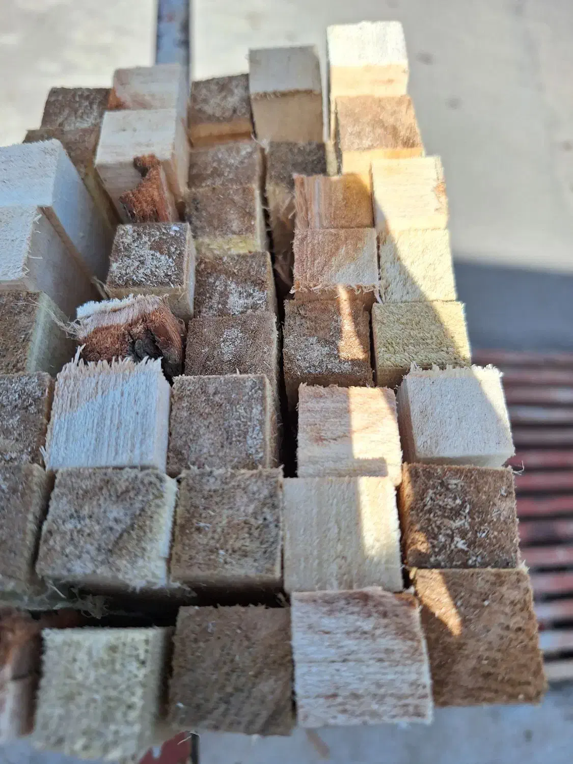 چوب پرچم یا چوب ۴تراش|خدمات پیشه و مهارت|الوند, |دیوار