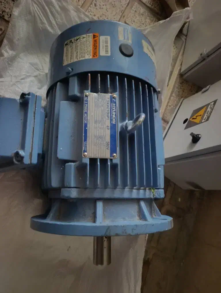 دینام ۱۰ اسب اصل کره خشک بدون کارکرد|ماشینآلات صنعتی|حمیل, |دیوار