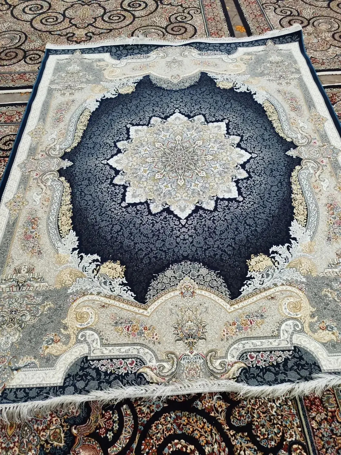 فرش 1200شانه|فرش|اسلام‌‌آباد غرب, |دیوار