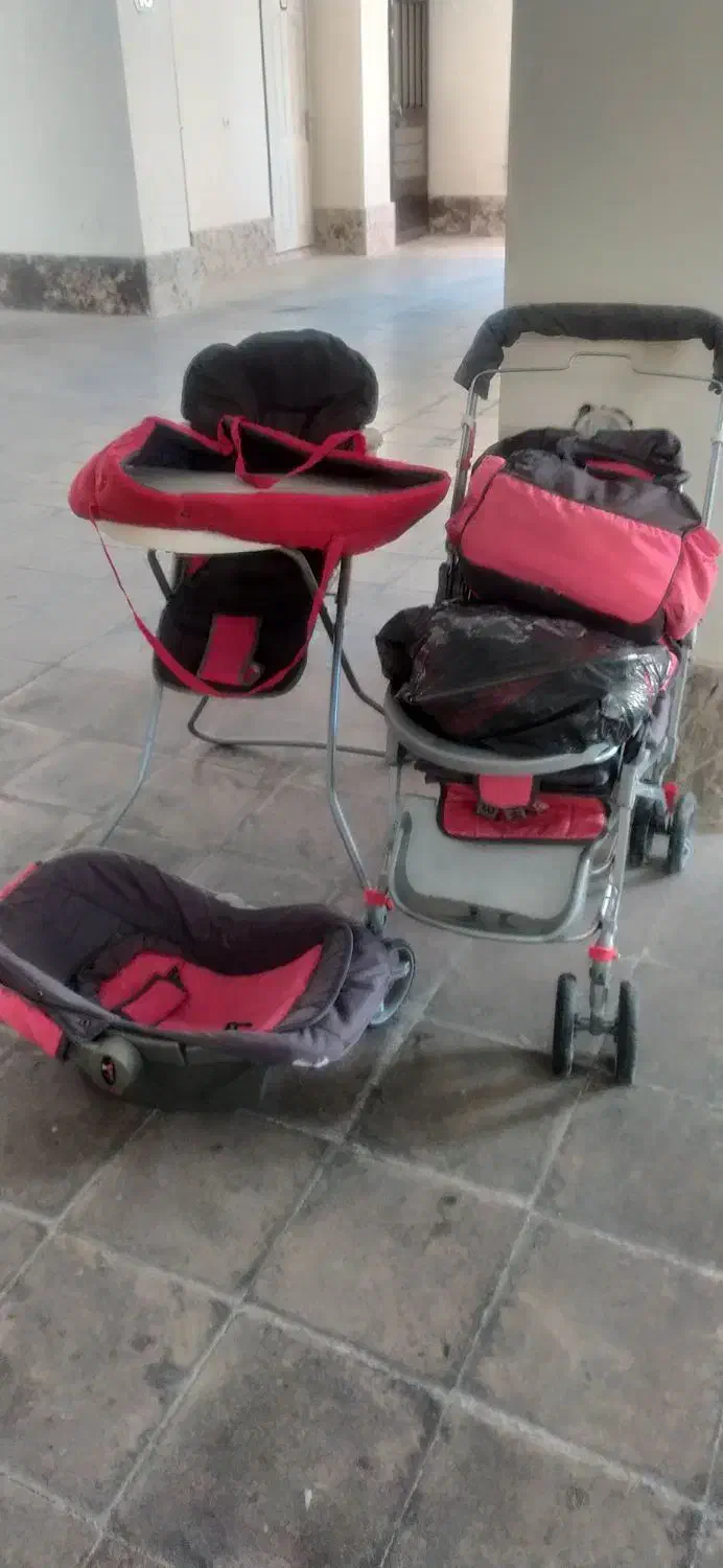 سیسمونی در حد نو|کالسکه و لوازم جانبی|فولادشهر, C8|دیوار