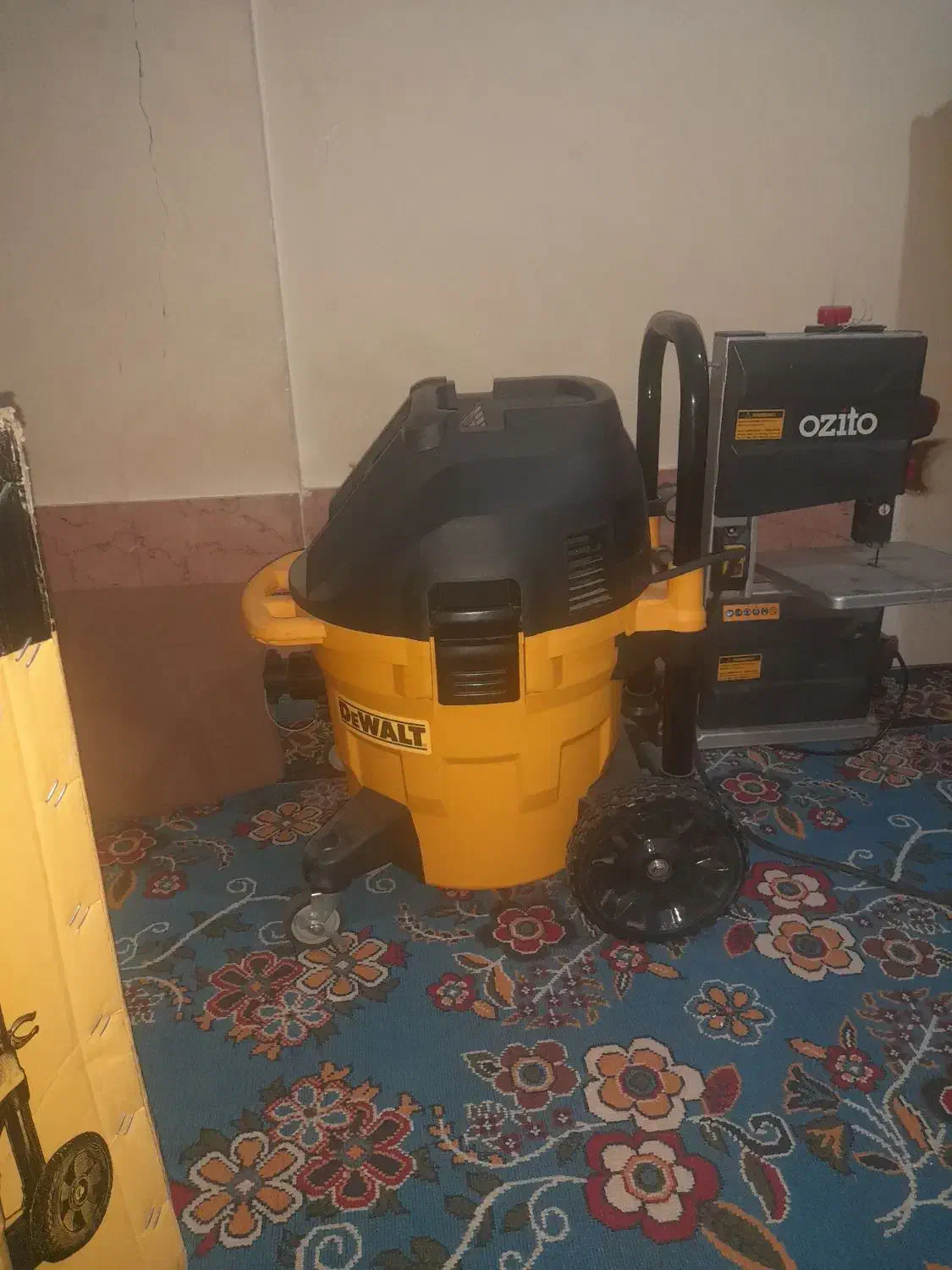 جارو صنعتی دیوالت|جاروبرقی، جارو شارژی، بخارشو|مشهد, کارمندان دوم|دیوار