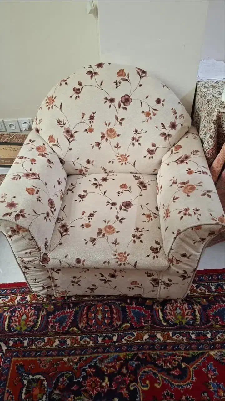 ۲ عدد مبل تک نفره و ۱عدد مبل ۲نفره مناسب برای باغ|مبلمان خانگی و میز عسلی|ابهر, |دیوار