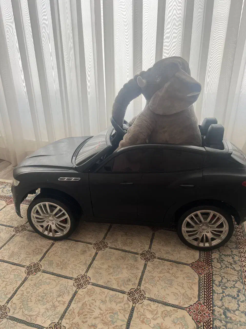 ماشین شارژی و صندلی کودک|اسباب‌‌بازی|مشهد, رضاشهر|دیوار