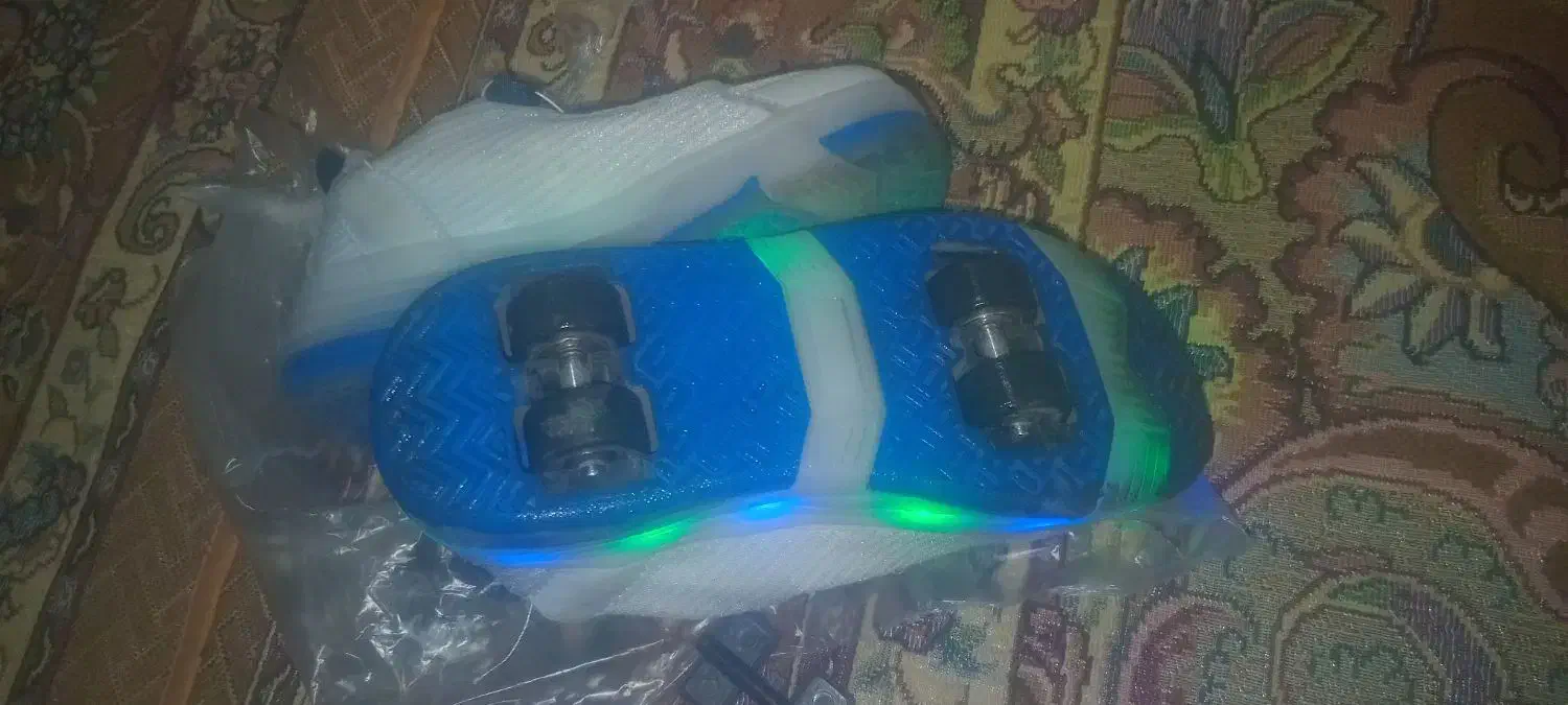 کفش اسکیت دار|دوچرخه، اسکیت، اسکوتر|قدس, شهر‌قدس|دیوار