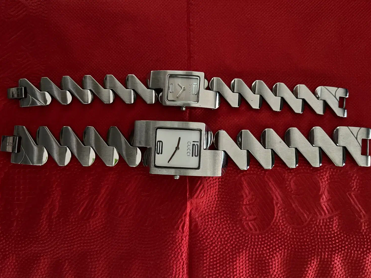 ساعت ست|ساعت|اصفهان, کوی میلاد|دیوار