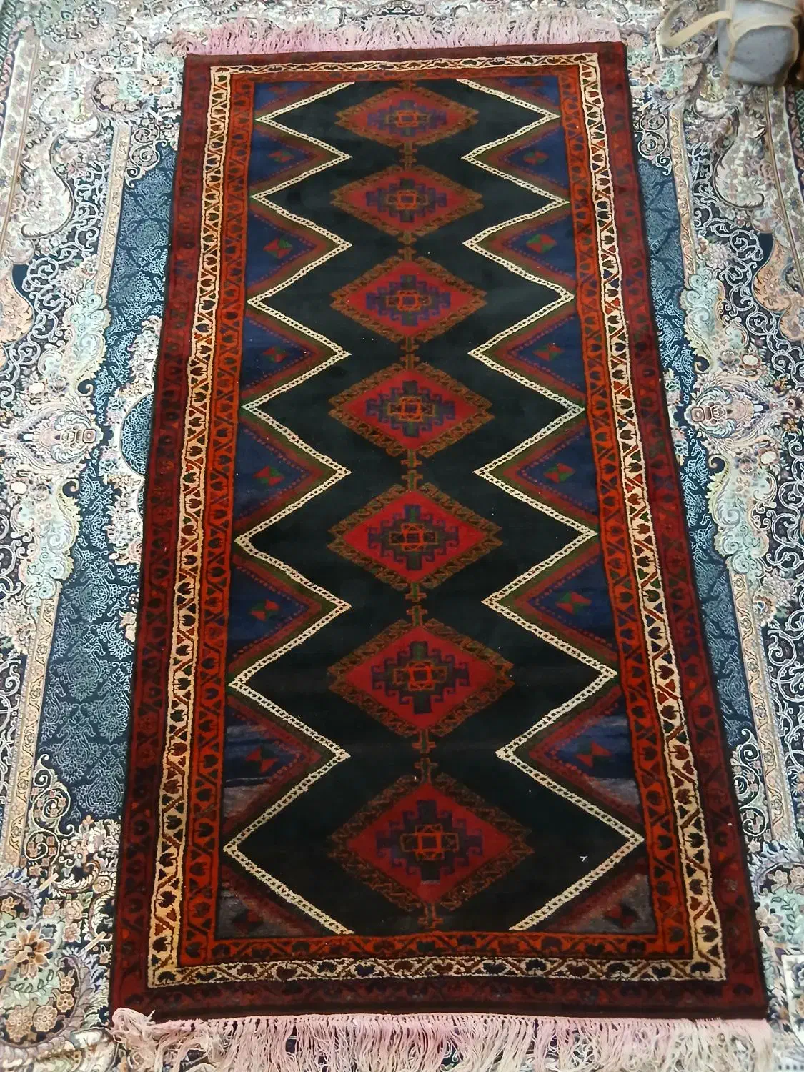 قالی فرش دستباف با کرک وضخامت فوقالعاده، سالم.|گلیم، جاجیم، گبه|دماوند, گیلاوند|دیوار