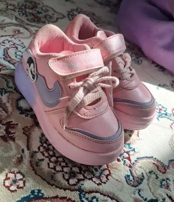 کتونی دخترانه|کفش و لباس بچه|آشخانه, |دیوار