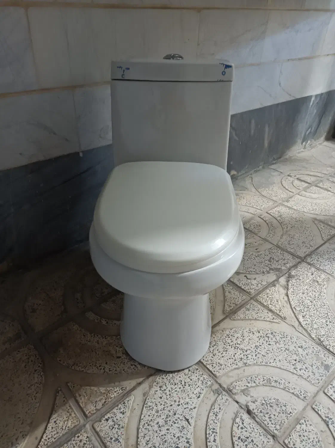 توالت فرنگی در حد نو و کامل سالم|لوازم سرویس بهداشتی|بهارستان, |دیوار