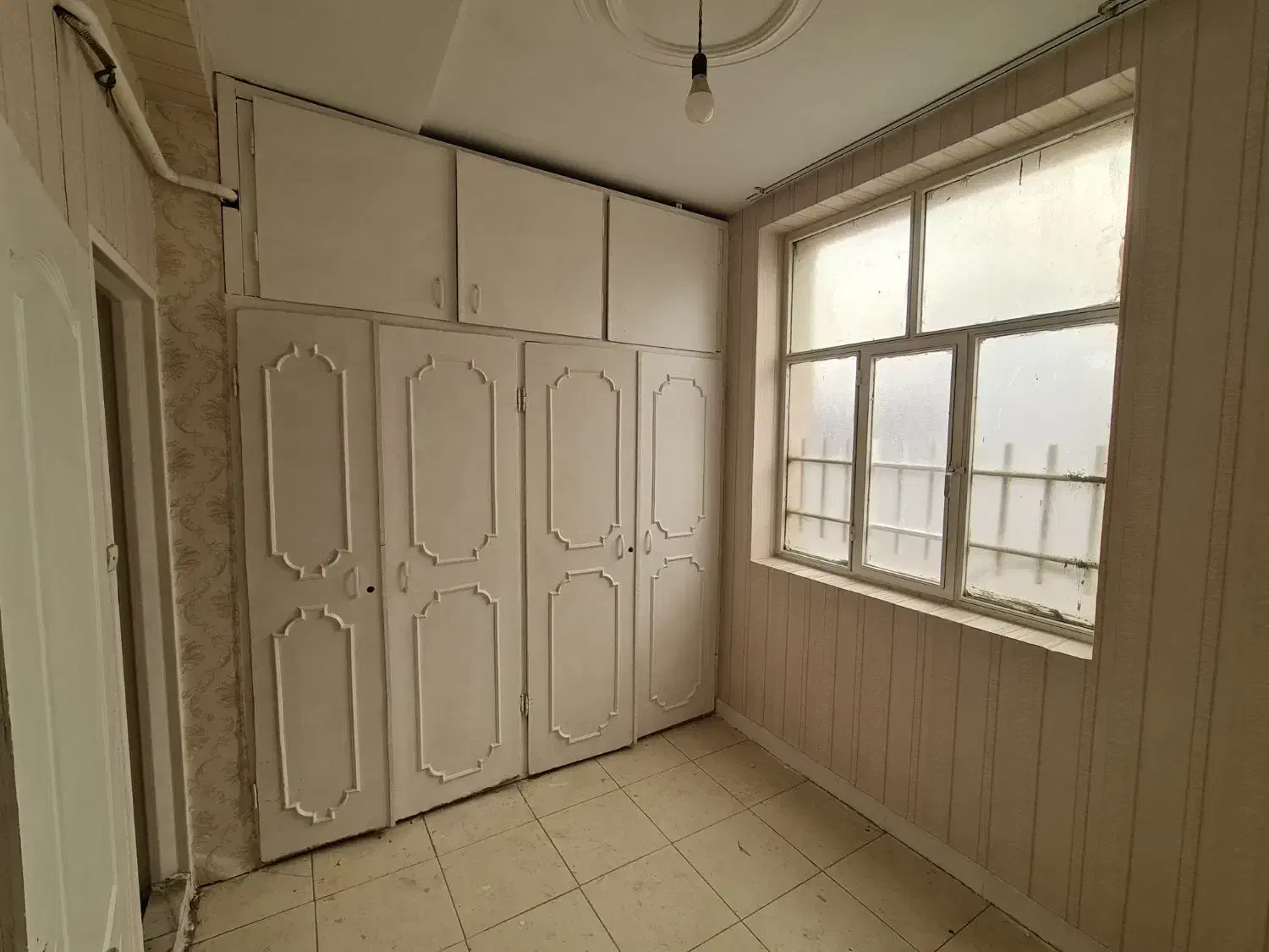 ۶۰ متر در طبقه اول تخلیه رنگ شده