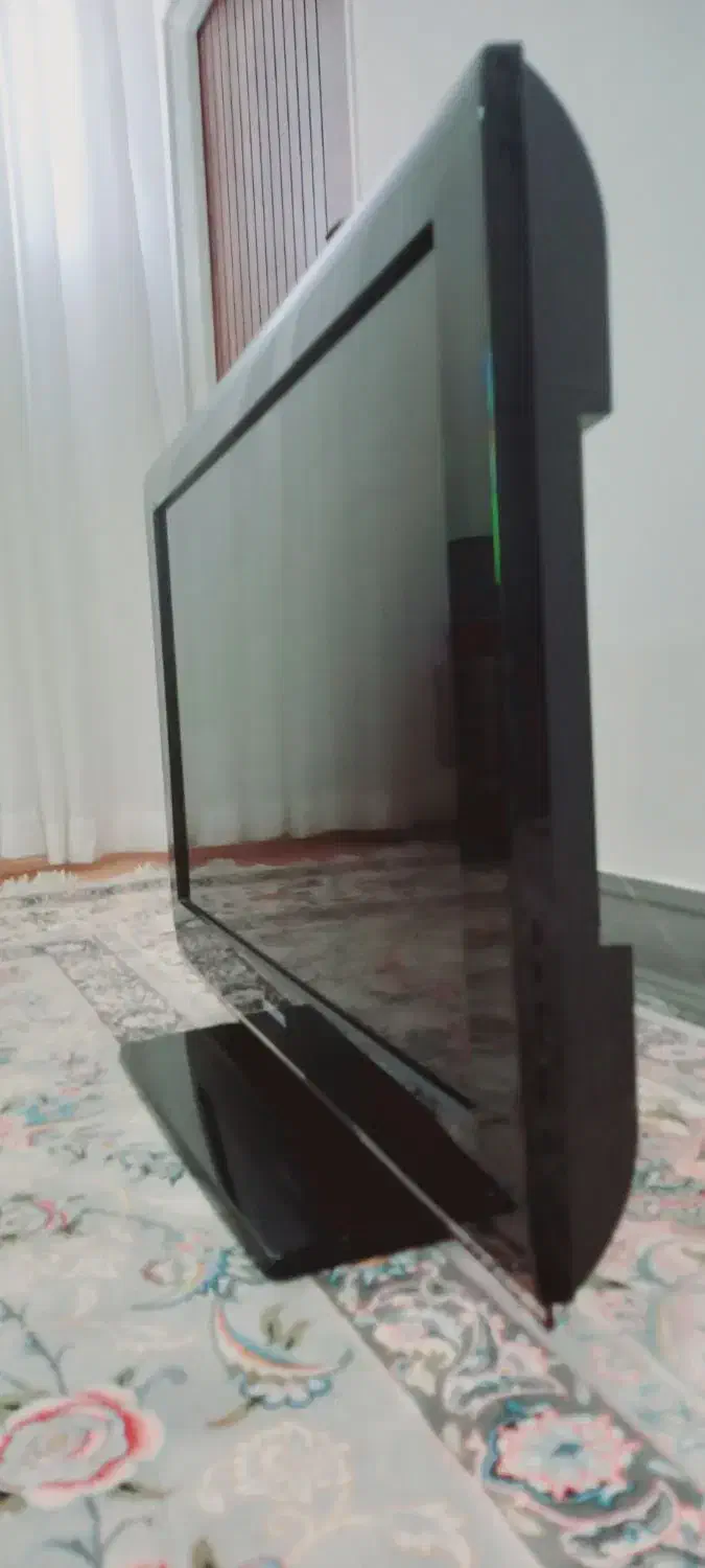 تلویزیون|تلویزیون و پروژکتور|قم, نیروگاه|دیوار